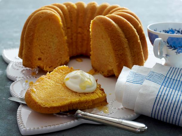 Kürbis-Gugelhupf mit Orangen-Zitronen-Sirup Rezept