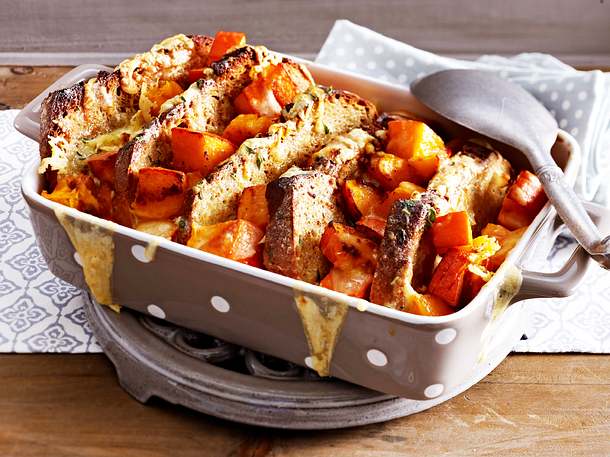 Kürbis-Kartoffelbrot-Auflauf Rezept