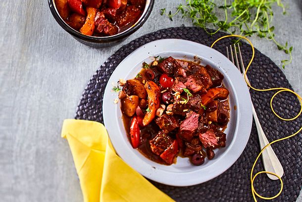 Kürbis-Kasseler-Gulasch „Schwein gehabt!“ Rezept Kürbis-Kasseler-Gulasch „Schwein gehabt!“ Rezept