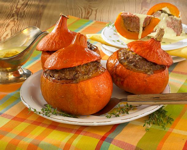 Kürbis mit Hackfüllung Rezept Kürbis mit Hackfüllung Rezept
