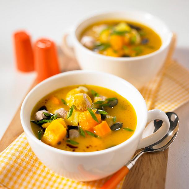 Kürbiscremesuppe mit Brätklößchen Rezept
