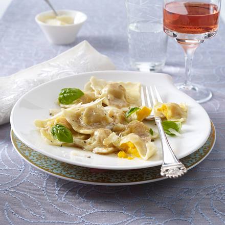 Kürbisravioli mit brauner Butter Rezept Kürbisravioli mit brauner Butter Rezept