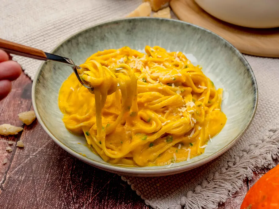 Spaghetti mit cremiger Kürbissoße