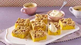 Kürbisschnitten mit Haferflocken-Zimt-Streuseln Rezept - Foto: LECKER @ Bauer Media Group Kürbisschnitten mit Haferflocken-Zimt-Streuseln Rezept - Foto: LECKER @ Bauer Media Group