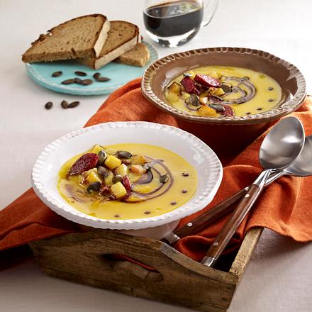 Kürbissuppe mit Cabanossi Rezept Kürbissuppe mit Cabanossi Rezept