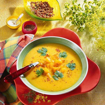 Kürbissuppe mit Koriander Rezept Kürbissuppe mit Koriander Rezept