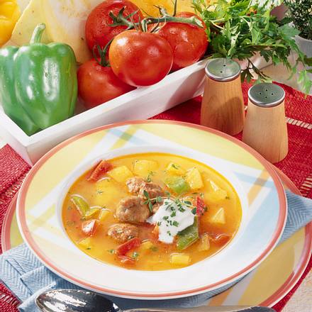 Kürbissuppe mit Wurstbällchen Rezept Kürbissuppe mit Wurstbällchen Rezept