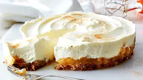 Kühle Apfel-Kekstorte mit Schmand - Foto: LECKER @ Bauer Media Group Kühle Apfel-Kekstorte mit Schmand - Foto: LECKER @ Bauer Media Group