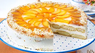 Kühlschranktorte mit Aprikosen Rezept - Foto: LECKER @ Bauer Media Group Kühlschranktorte mit Aprikosen Rezept - Foto: LECKER @ Bauer Media Group