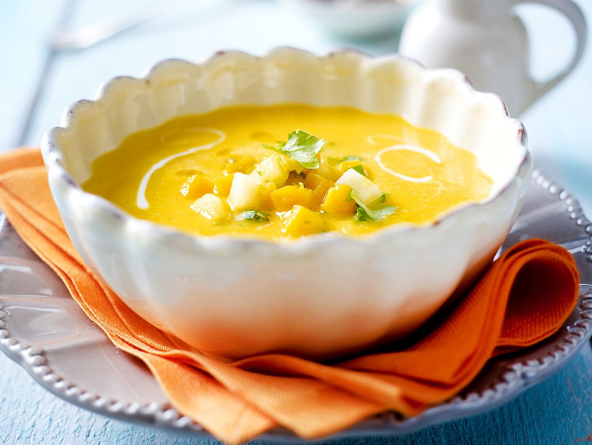 Kürbis-Apfel-Suppe mit Curry Rezept