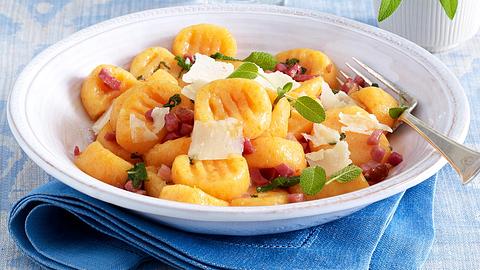 Kürbis-Gnocchi mit Salbeibutter Rezept - Foto: House of Food / Bauer Food Experts KG