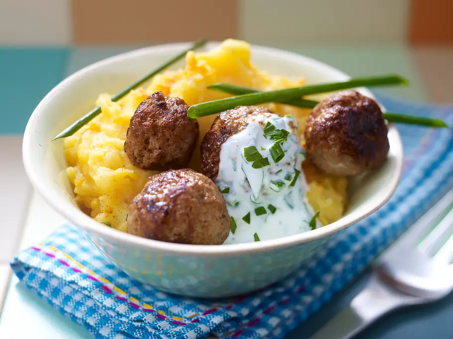 Kürbis-Kartoffelpüree mit Hackbällchen Rezept Kürbis-Kartoffelpüree mit Hackbällchen Rezept