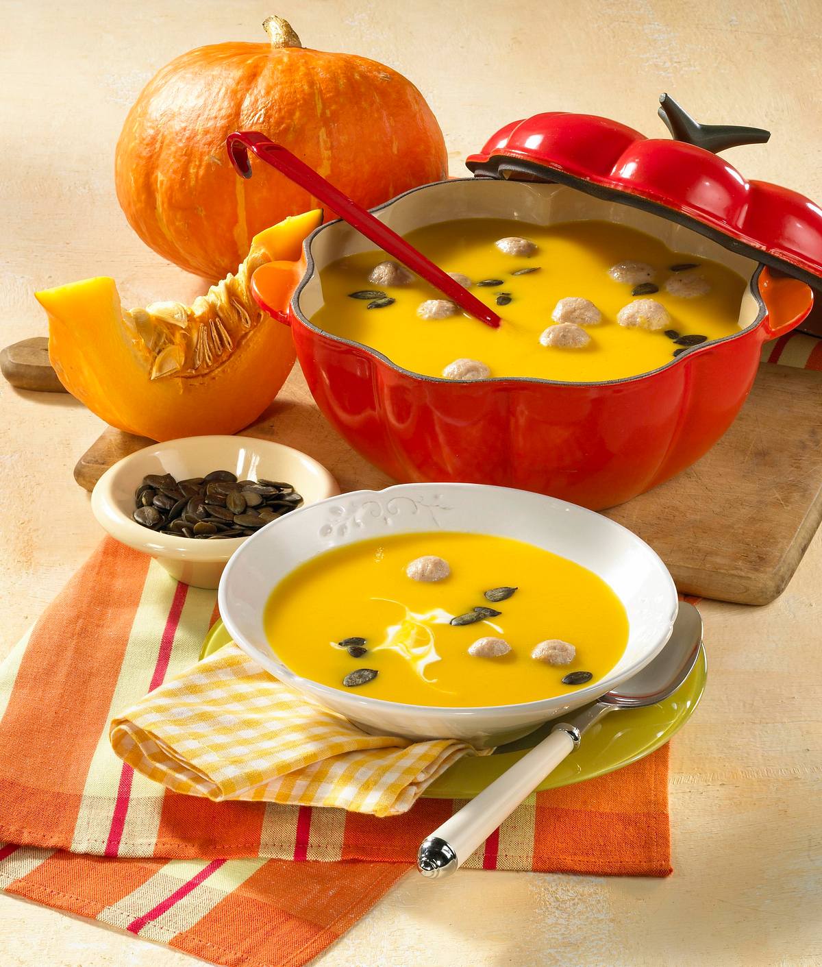 Kürbiscremesuppe mit Fleischklößchen Rezept