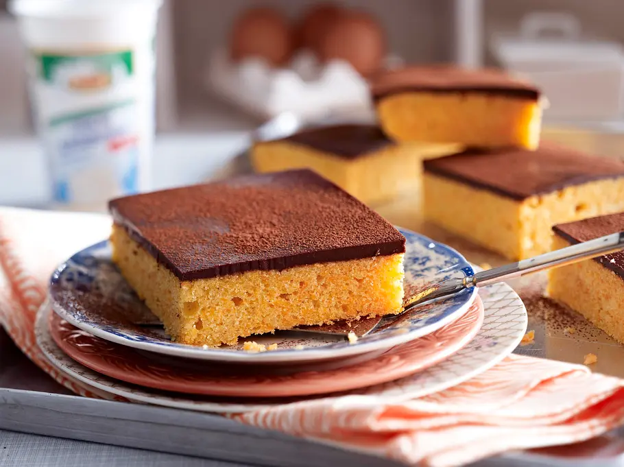 Kürbiskuchen mit Schokoguss Rezept Kürbiskuchen mit Schokoguss Rezept