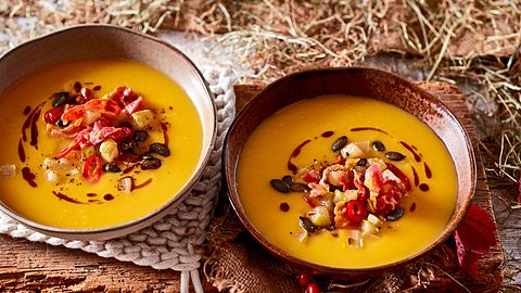 Kürbissuppe mit fruchtigem Pfiff Rezept - Foto: House of Food / Bauer Food Experts KG