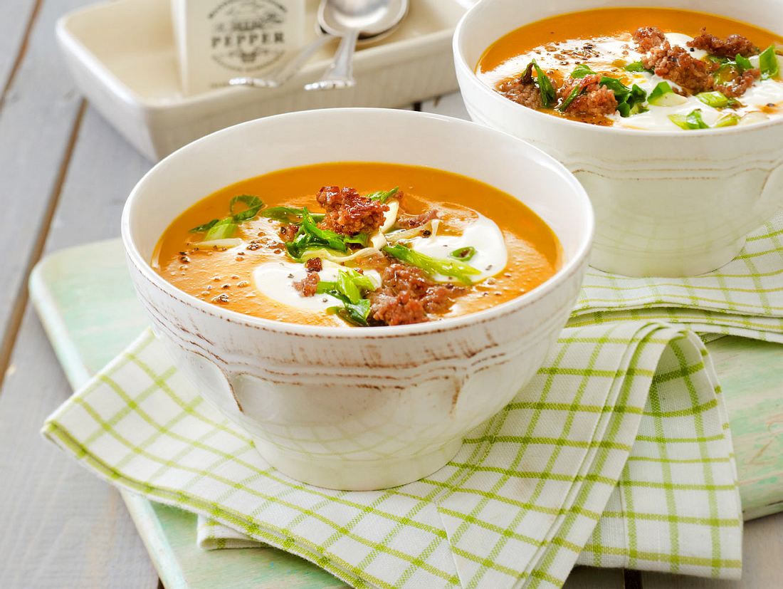 Kürbissuppe mit Hackfleisch Rezept | LECKER