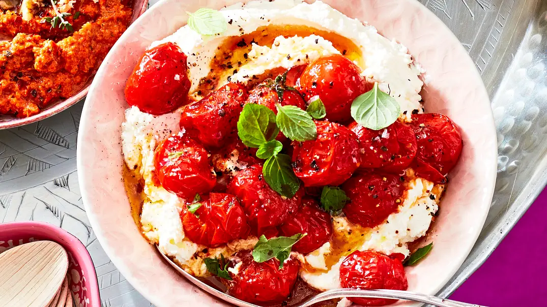 Labneh mit Tomaten Rezept - Foto: LECKER @ Bauer Media Group Labneh mit Tomaten Rezept - Foto: LECKER @ Bauer Media Group