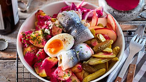 Labskaus-Salat mit Rollmops Rezept - Foto: House of Food / Bauer Food Experts KG