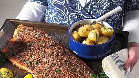 Lachs am Brett Rezept - Foto: House of Food / Bauer Food Experts KG