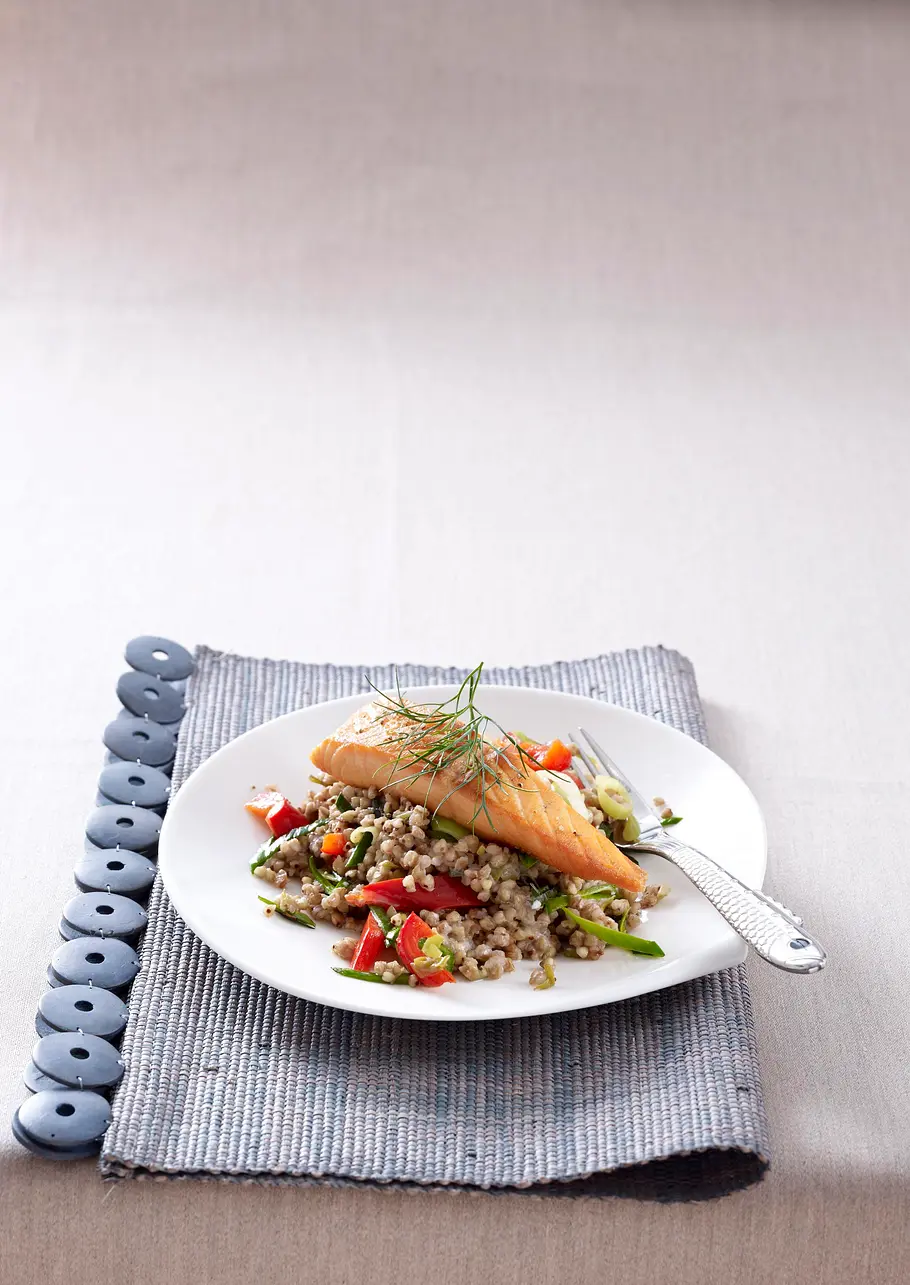 Lachs auf Buchweizen Rezept Lachs auf Buchweizen Rezept