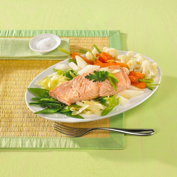 Lachs auf Ingwergemüse Rezept Lachs auf Ingwergemüse Rezept
