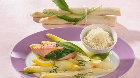 Lachs auf weißem Spargel Rezept - Foto: Maass