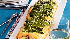 Lachs aus dem Ofen mit Spinat und Ricotta-Mandel-Creme Rezept - Foto: LECKER @ Bauer Media Group Lachs aus dem Ofen mit Spinat und Ricotta-Mandel-Creme Rezept - Foto: LECKER @ Bauer Media Group