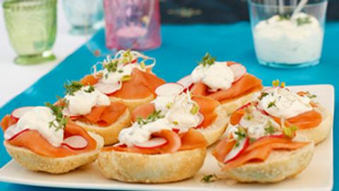 Lachs-Brötchen mit Kresseschmand Rezept - Foto: House of Food / Bauer Food Experts KG