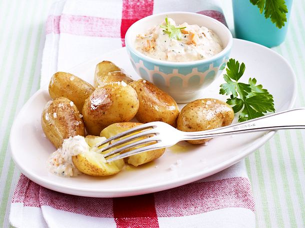 Lachs-Creme zu neuen Kartoffeln Rezept Lachs-Creme zu neuen Kartoffeln Rezept