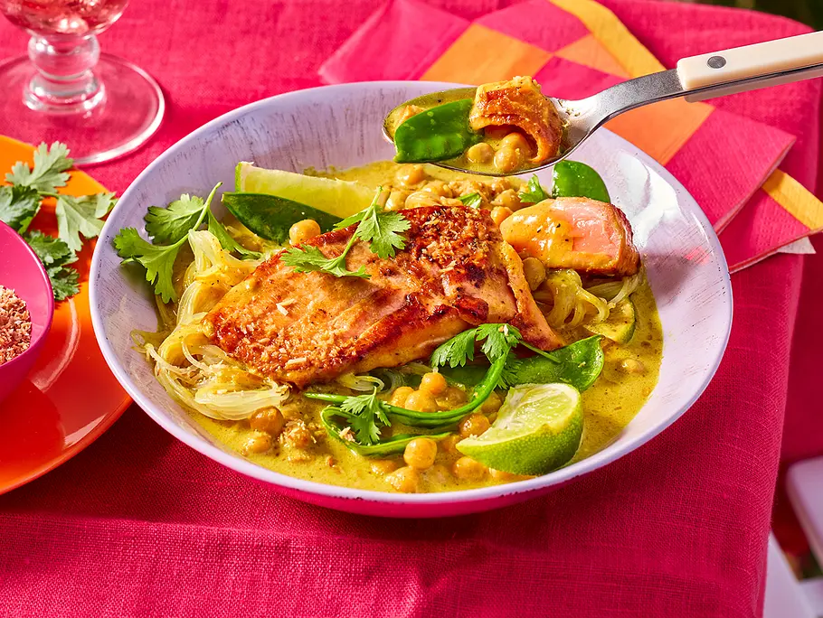 Lachs-Curry mit Glasnudeln Rezept Lachs-Curry mit Glasnudeln Rezept