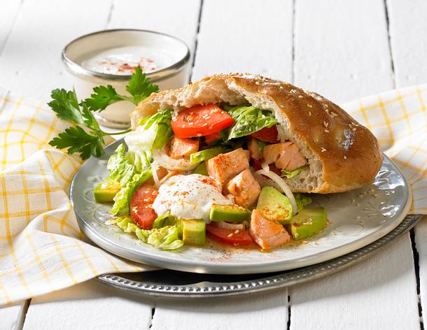 Lachs-Döner mit Knoblauchsoße Rezept Lachs-Döner mit Knoblauchsoße Rezept