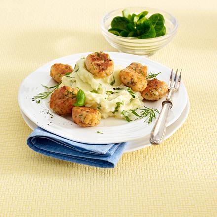 Lachs-Frikadellen mit Kräuter-Püree Rezept Lachs-Frikadellen mit Kräuter-Püree Rezept