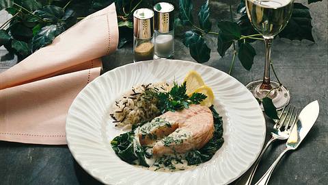 Lachs in Kräuter-Sahne Rezept - Foto: Horn