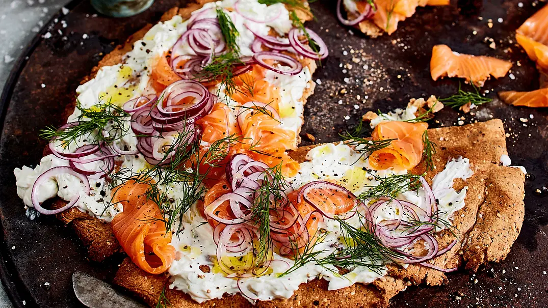 Lachs-Knäcke Rezept - Foto: LECKER @ Bauer Media Group
