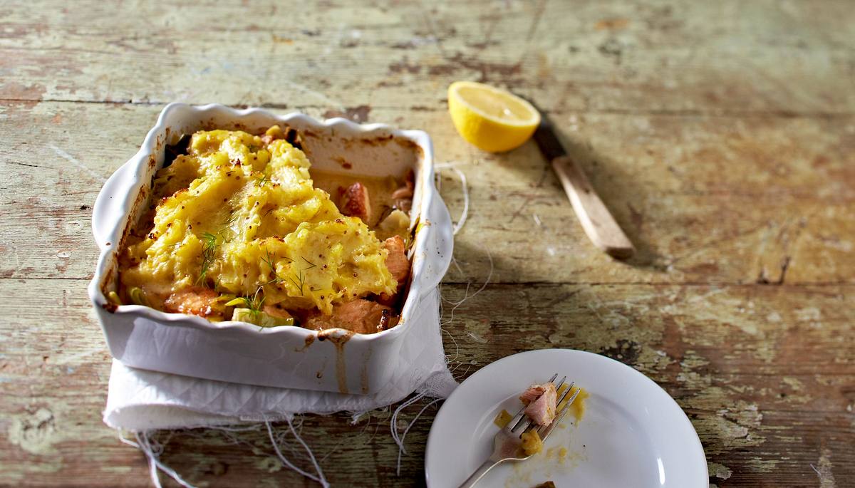 Lachs-Lauch-Auflauf mit Senfkartoffelpüree-Kruste Rezept