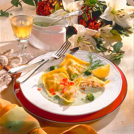 Lachs-Maultaschen in Broccoli-Soße Rezept Lachs-Maultaschen in Broccoli-Soße Rezept