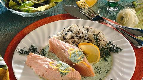 Lachs mit Joghurtsoße Rezept - Foto: Horn