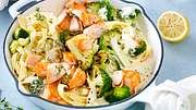 Lachs-Nudelpfanne mit Brokkoli Rezept - Foto: House of Food / Bauer Food Experts KG