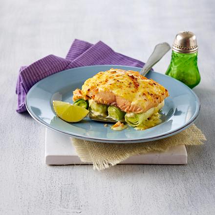 Lachs-Porree-Auflauf mit Käsesoße Rezept Lachs-Porree-Auflauf mit Käsesoße Rezept
