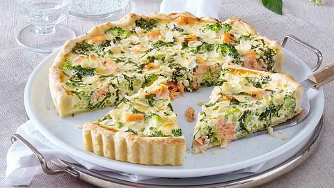 Lachs-Quiche in Bärlauch-Eiermilch Rezept - Foto: House of Food / Bauer Food Experts KG