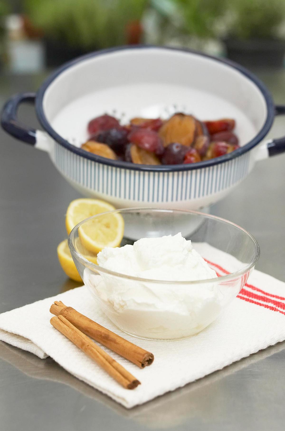 Lachs-Sashimi auf Kartoffel-Schnittlauch-Creme mit Croûtons Rezept