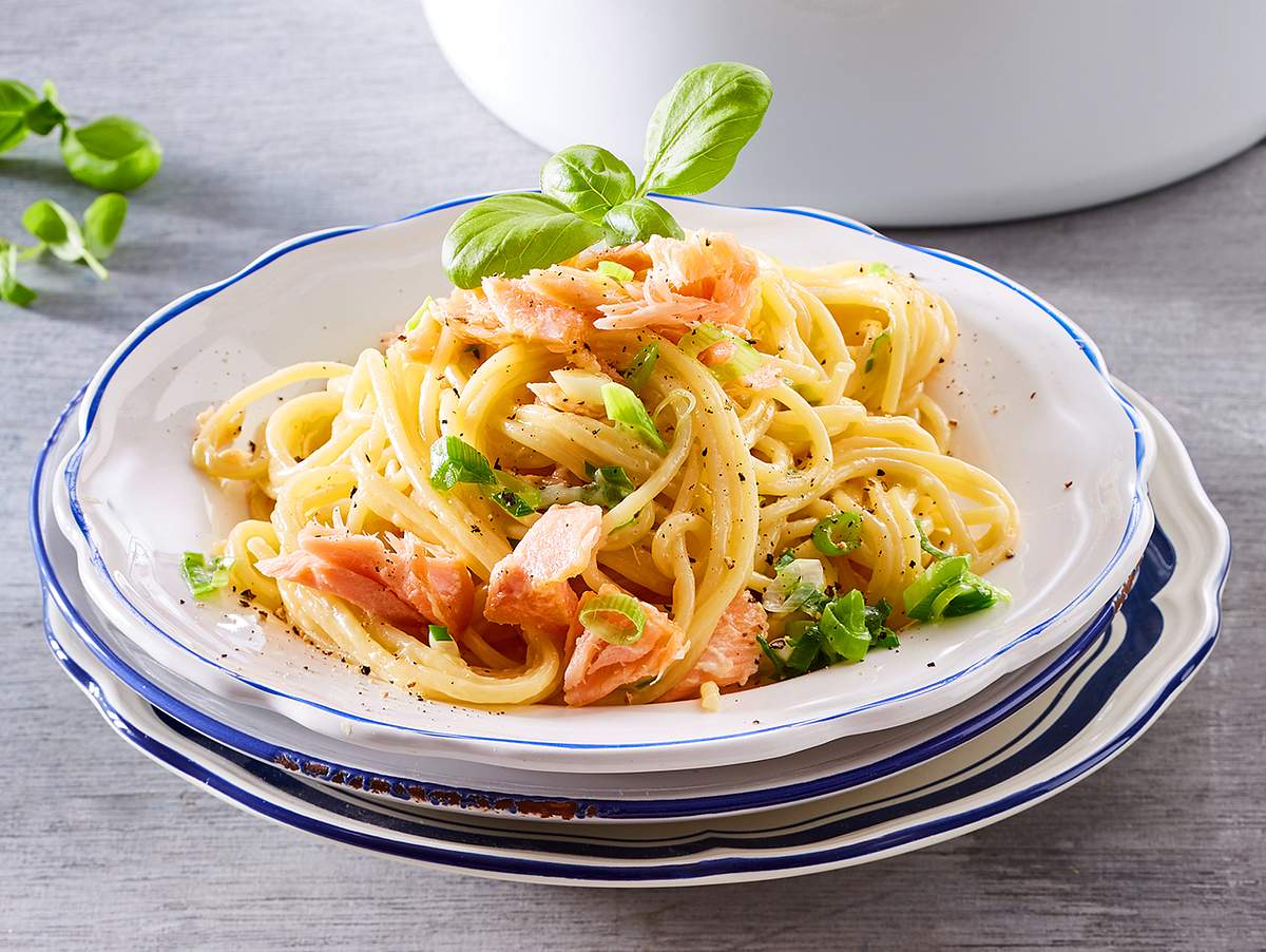 Lachs-Spaghetti Carbonara-Style