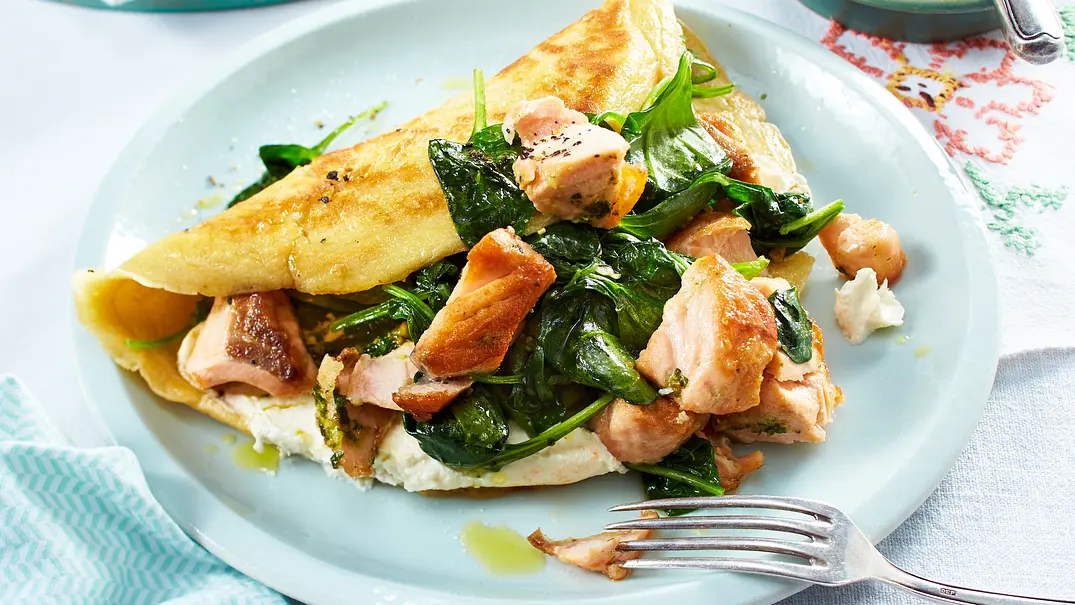 Lachs-Spinat-Pfannkuchen Rezept - Foto: LECKER @ Bauer Media Group Lachs-Spinat-Pfannkuchen Rezept - Foto: LECKER @ Bauer Media Group