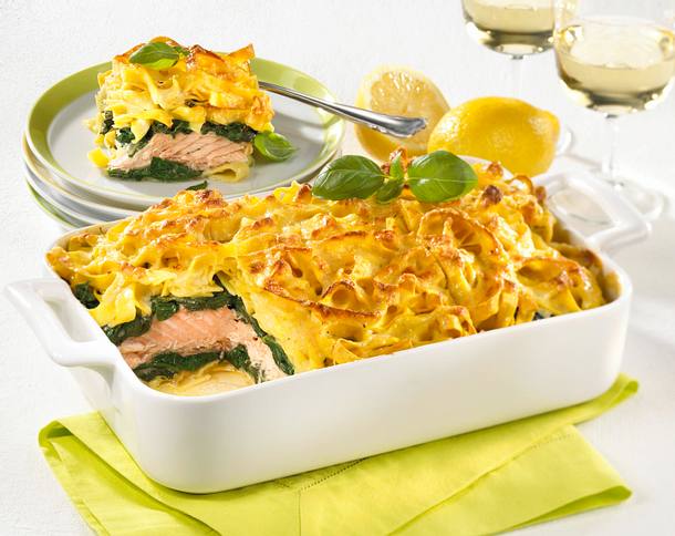 Lachs-Tagliatelle-Lasagne mit Spinat Rezept Lachs-Tagliatelle-Lasagne mit Spinat Rezept