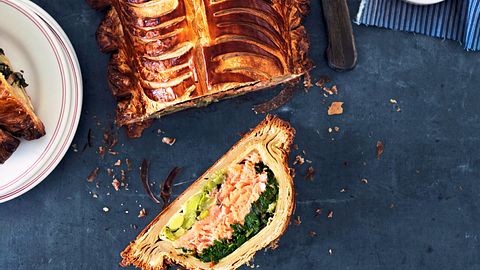 Lachs „Wellington“ mit Meerrettich und Spinat Rezept - Foto: Are Media Syndication 