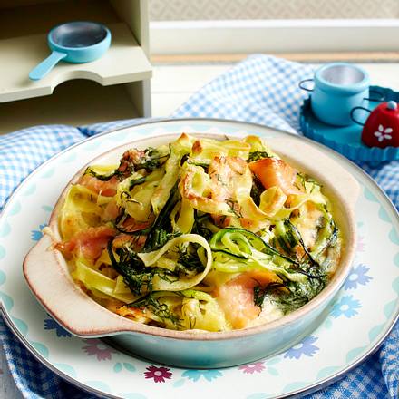 Lachs-Zucchini-Gratin mit Nudeln (Leserrezept) Rezept Lachs-Zucchini-Gratin mit Nudeln (Leserrezept) Rezept