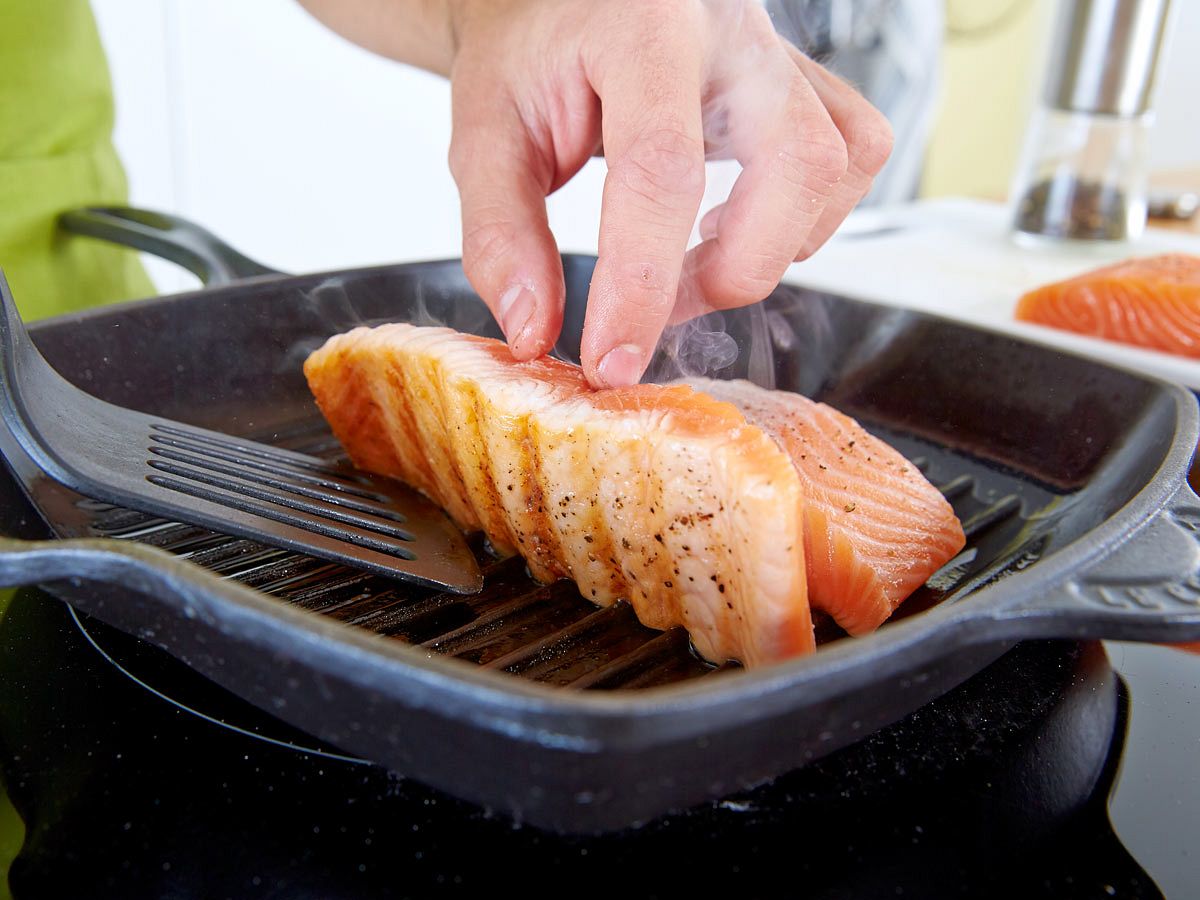 Lachsfilet in Weißweinsoße - Schritt 5: