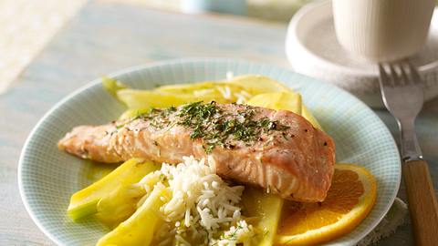Lachsfilet auf Fenchel und Reisbett Rezept - Foto: House of Food / Bauer Food Experts KG