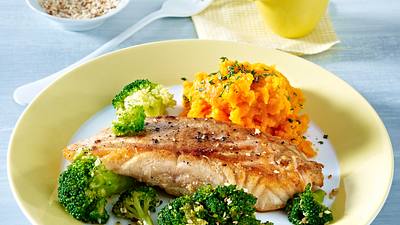 Lachsfilet mit Brokkoli und Möhrenpüree Rezept - Foto: House of Food / Bauer Food Experts KG