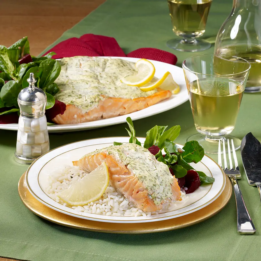 Lachsfilet mit Senf-Kräuter-Haube Rezept Lachsfilet mit Senf-Kräuter-Haube Rezept